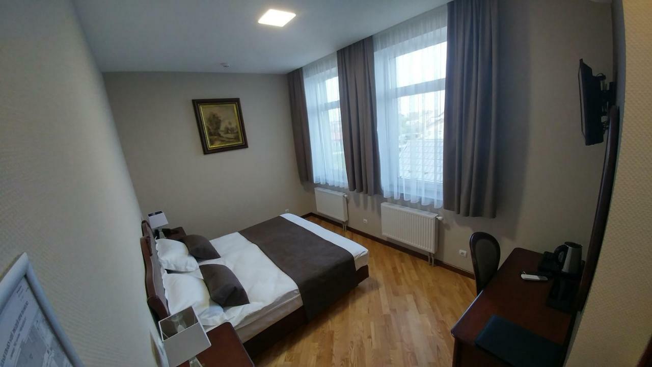 Hotel Meridian Brody Exteriör bild