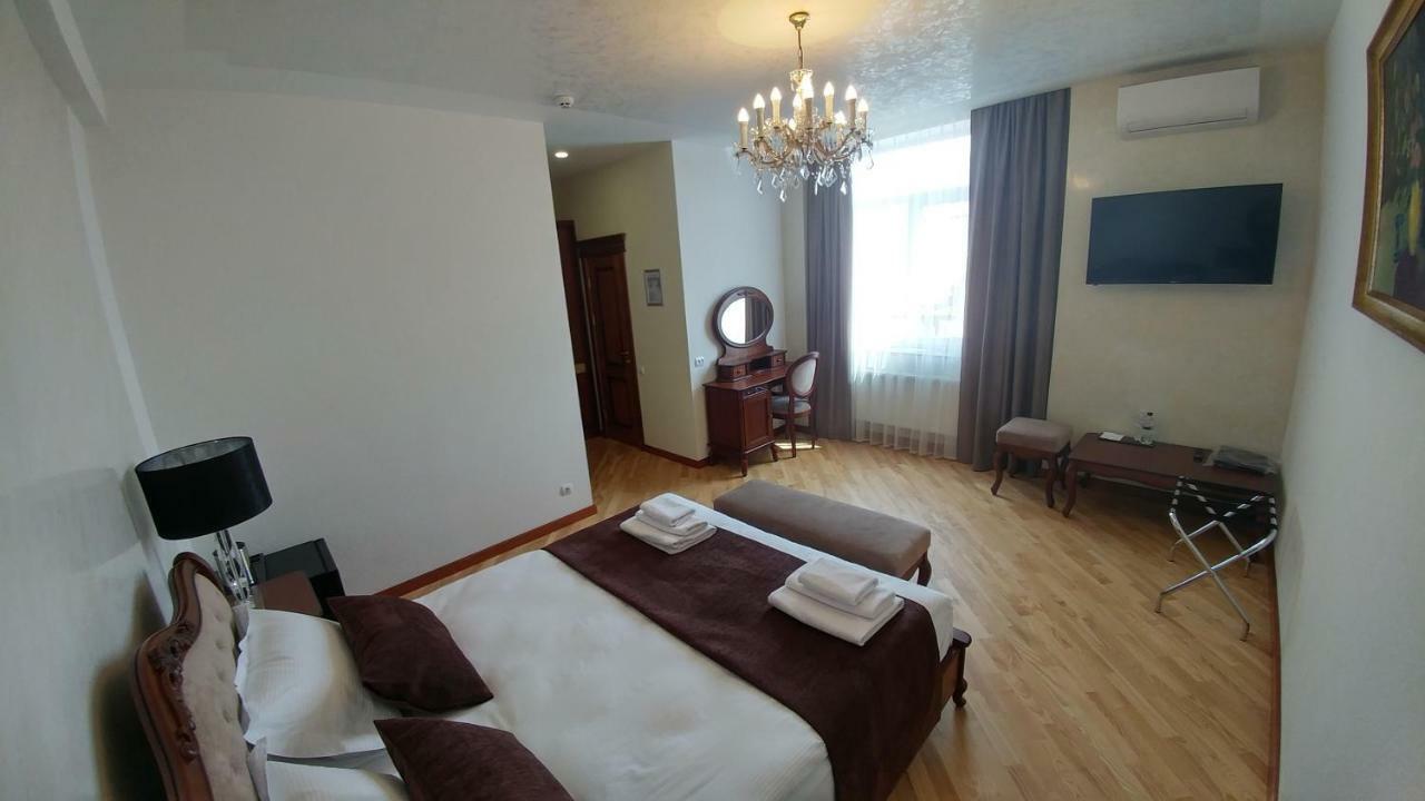 Hotel Meridian Brody Exteriör bild