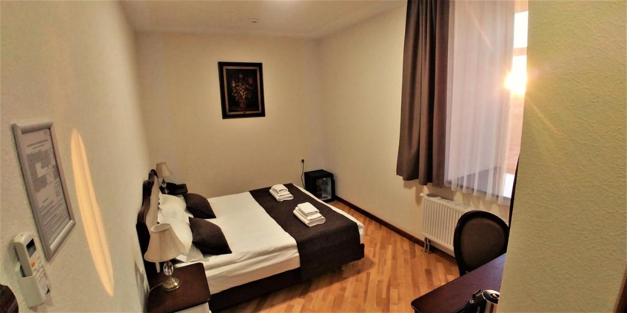 Hotel Meridian Brody Exteriör bild