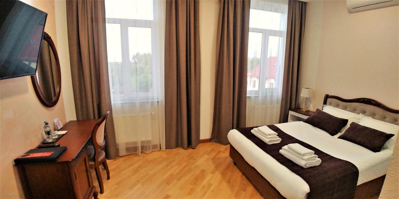 Hotel Meridian Brody Exteriör bild
